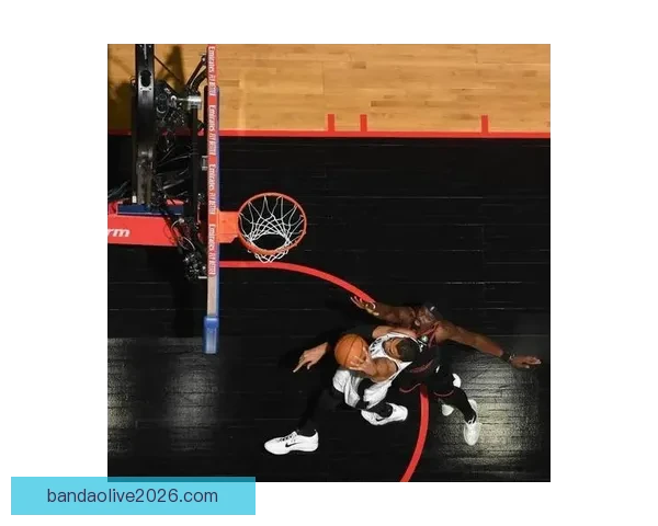 文班41分18篮板3盖帽零失误领衔马刺大胜勇士 卡斯尔15分11篮板助攻全队